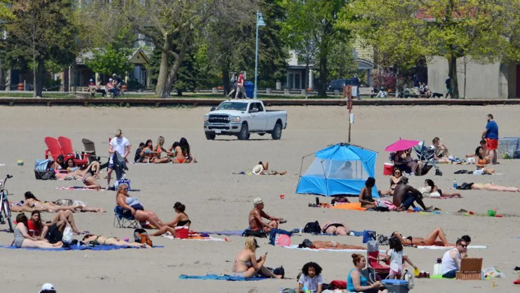 photo-of-people-at-woodbine-beach